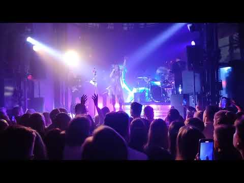 Видео: ЛУНА - Пташка (GIPSY) #луна #luna #концерт #москва #gipsy #пташка #джипси