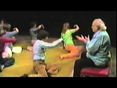 Видео: Работа доктора Моше Фельденкрайза часть 2