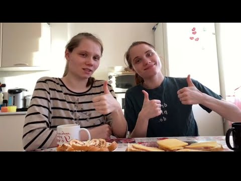 Видео: мукбанг с рулетом. батон с ветчиной и сыром🥪