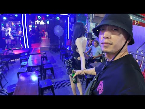 Видео: ЭНЭ УДААД БАНГКОКЫН ШӨНИЙН ГУДАМЖААР. BANGKOK KHAOSAN ROAD