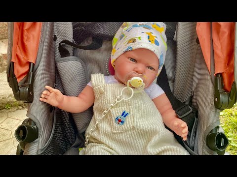 Видео: VLOG с куклой реборн Ариной /первый йогурт /купаемся