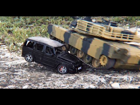 Видео: Танк раздавил Mercedes g63 сделанный из пластилина