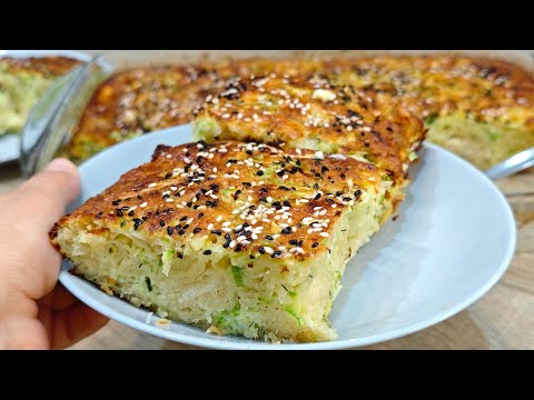 Видео: Пухкава запеканка с тиквички, сирене и кори за баница!