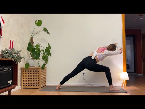 Видео: Виньяса для спины и сильных ног | йога 24 минуты | спасибо йога