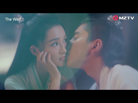 Видео: Мальчик-Волк такой кокетливый, что ртом надувает рис рядом со ртом героини.