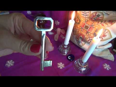 Видео: Кой ключ ще разреши ситуацията към момента? - Таро карти онлайн