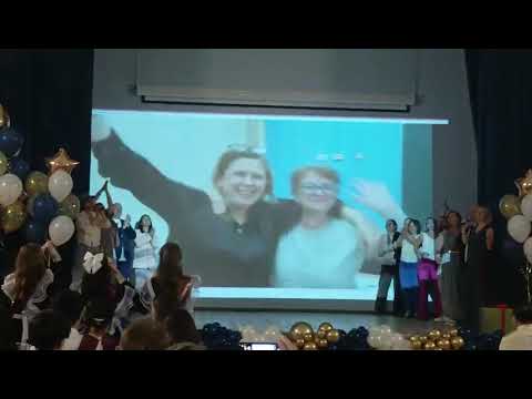 Видео: ВОСТОРГ!!!🤩🤩 ЛУЧШЕЕ ВЫСТУПЛЕНИЕ РОДИТЕЛЕЙ !!! 🔥🔥💫💫(ПОСЛЕДНИЙ ЗВОНОК 2025)🔔🔔