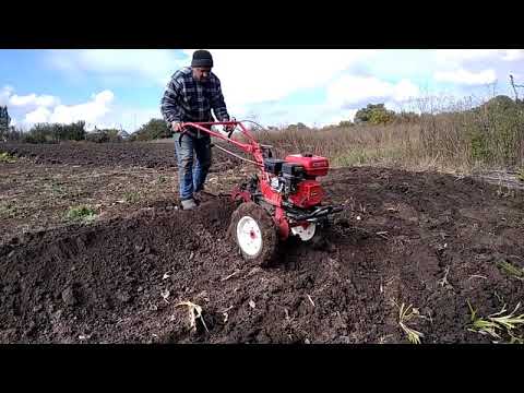 Видео: Плуг для мотоблока. Выравнивание участка