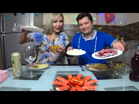 Видео: МУКБАНГ 😋 Отмечаем КОНЕЦ ДИЕТЫ АРТЕМА | Праздничный СТОЛ ДЕЛИКАТЕСЫ с ПЛЕСЕНЬЮ 🥓🧀🦀 под ПИВКО 🍺🍻