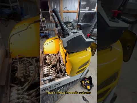 Видео: Как починить мини-экскаватор JERKY! Часть 1. Регулировка гидравлики машины IRE20