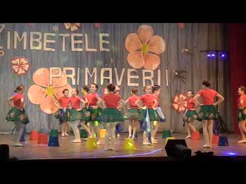 Видео: Чирешарул "Танец с вёдрами"