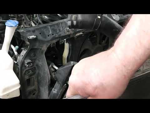 Видео: Hyundai Solaris замена двигателя ( пробила блок )