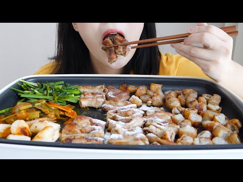 Видео: Жареный говяжий кишечник ест ASMR _ реальный звук mukbang есть шоу