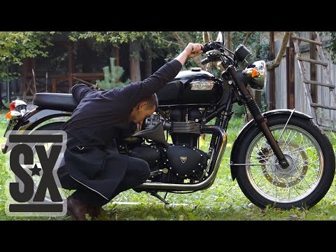 Видео: Замена Масла Triumph Bonneville