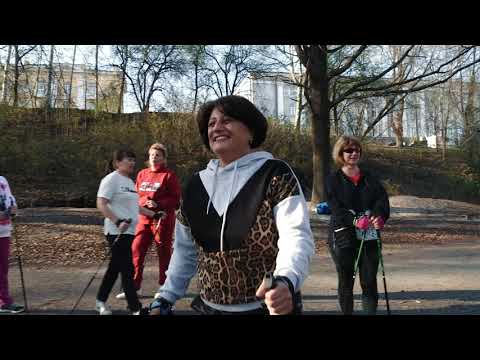 Видео: Тренировка по скандинавской ходьбе с использованием игровых технологий