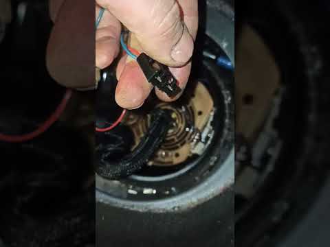 Видео: Снятия топливного насоса Opel Astra g