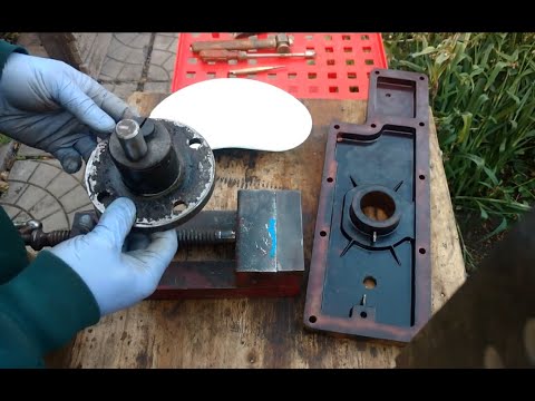 Видео: Разборка плунжерного насоса фартука 1к62. Часть 2.