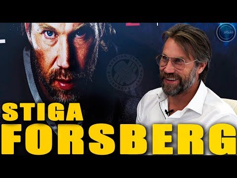 Видео: ПЕТЕР ФОРСБЕРГ. Я домашний чемпион в настольный хоккей!