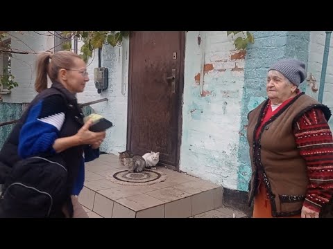 Видео: Приехали до бабуси и привезли срочно лекарство.Забрали на время Каю ,там холодно и делают ремонт