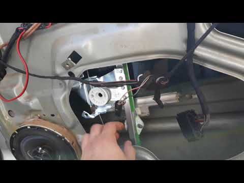 Видео: Последовательность замены стеклоподъемника W210