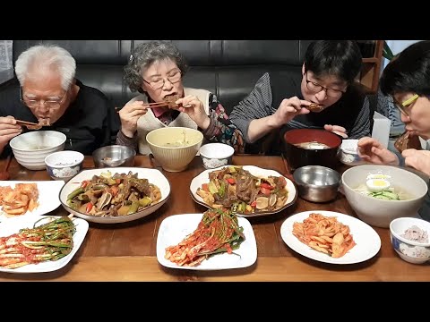 Видео: Тающие во рту говяжьи ребра на пару и холодная лапша мукбанг (рецепт)