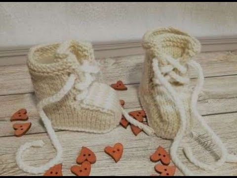 Видео: Простые пинетки спицами для новорожденных.