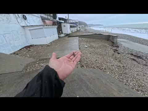 Видео: В поисках золота на пляжах чёрного моря