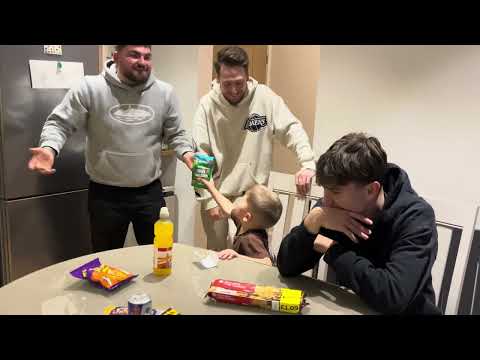 Видео: ЧЕЛЛЕНДЖ «ЖУВСТВО» ЗА 5 ФУНТОВ! ЛЬЮИС КЛАРК ПРОТИВ ТРИСТАНА!!!!!