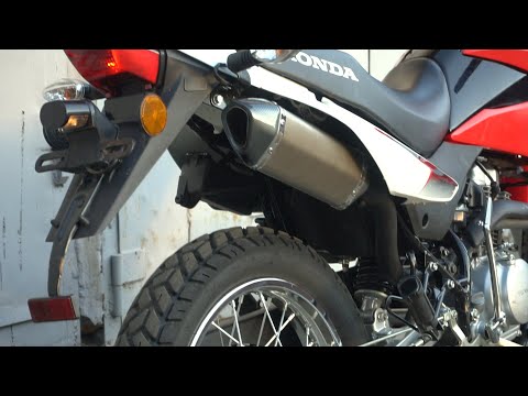 Видео: Honda XR150 - выхлоп Akropovic