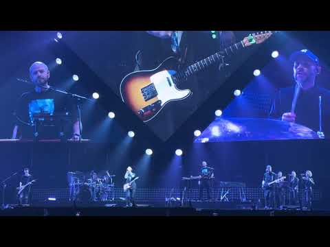 Видео: ЗВЕРИ - Молнии (СПб, "Газпром Арена", 15.12.2023)