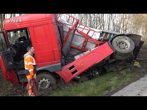 Видео: 20.04.2021 - VN24 - Грузовик с зерном оказался в кювете - восстановление на трассе A44