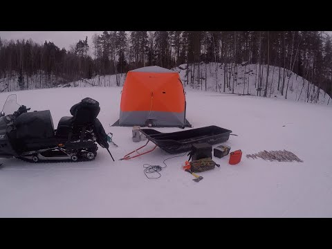 Видео: РЫБАЧИМ В КАРЕЛИИ ЖИВЁМ В ПАЛАТКЕ НА ЛЬДУ В МОРОЗ.