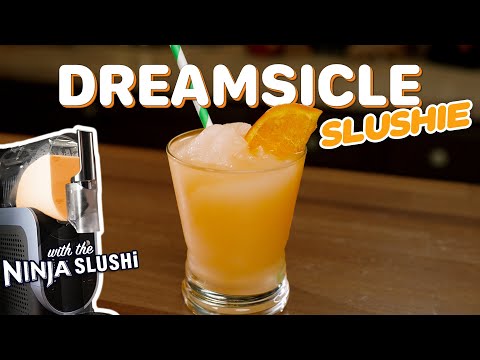 Видео: Как приготовить апельсиновый сок Dreamsicle Slushie из готовой смеси в машине Ninja SLUSHi