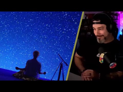 Видео: Director Reacts — Serendipity BTS [Comeback] (с участием Чимина, играющего с воздушными шарами BOMB)