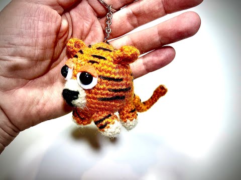 Видео: Тигренок-брелок крючком/Crochet tiger keychain