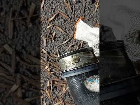 Видео: Мерседес W211 2.7 CDI. Замена правого патрубка интеркулера. Замена фильтров.