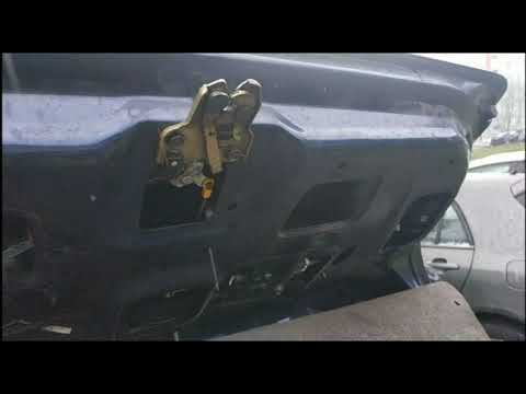 Видео: Ниссан Примера - причина отсутствия освещения багажника \ Trunk lighting repair Nissan Primera p11