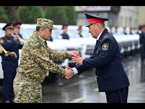 Видео: Камчыбек Ташиев Жалал-Абадда милиция кызматкерлерине жаңы кызматтык автоунаалар тапшырды