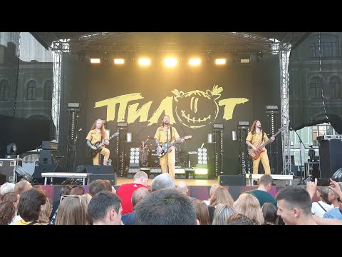 Видео: Пилот - Санкт-Петербург, двор Гостинки, 28.06.2024.