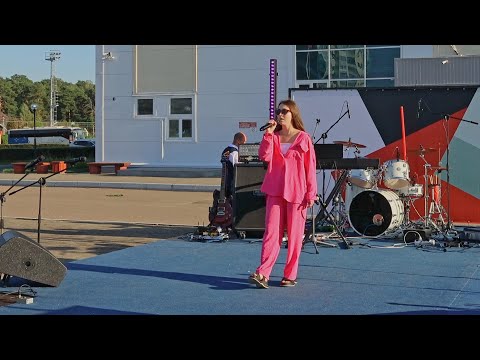 Видео: Полина Зорина на фестивале Обжинки 2025