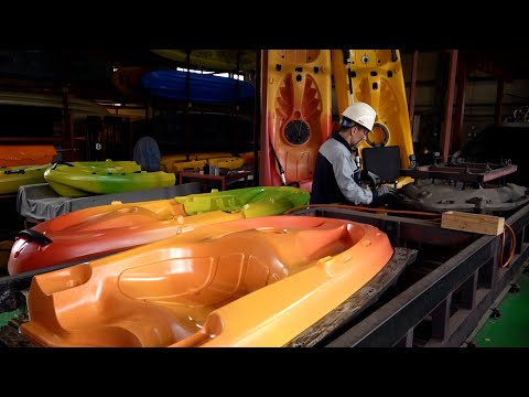 Видео: Процесс изготовления каяков с жестким корпусом с помощью пресс-формы. Фабрика каяков в Корее.