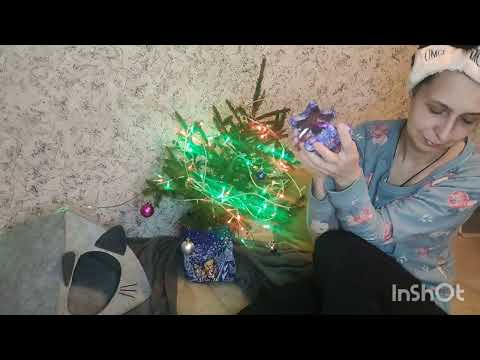 Видео: ЛеШа увидел ЁЛКУ и обомлел))) ЁЛКА для КоШки