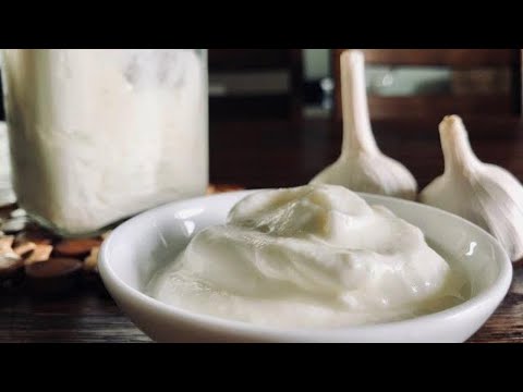 Видео: ЧЕСНОЧНЫЙ СОУС для шаурмы / блюд на гриле - Toum - Easy Blender recipe
