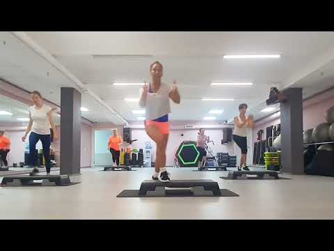 Видео: СТЕП АЭРОБИКА ЦЕЛАЯ ТРЕНИРОВКА / STEP AEROBICS
