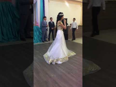 Видео: Очень трогательная песня на узату.город БАЙКОНУР!