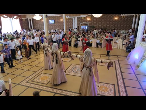 Видео: АНСАМБЛЬ ЛЕЗГИНКА -  НАРОДНЫЙ КУМЫКСКИЙ ТАНЕЦ / КУМЫКСКАЯ ЛЕЗГИНКА