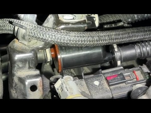 Видео: Замена соленоида продувочного клапана Chevy Malibu 2013-2015 P0455