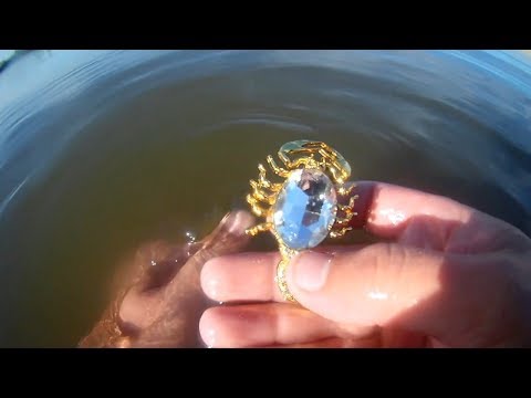 Видео: ПОИСК ЗОЛОТА НА ПЛЯЖЕ. ЦЕПОЧКА. СЕРЕБРО. БИЖУТЕРИЯ.