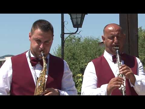 Видео: Отец Петър Гарена- Малка мома цвете брала