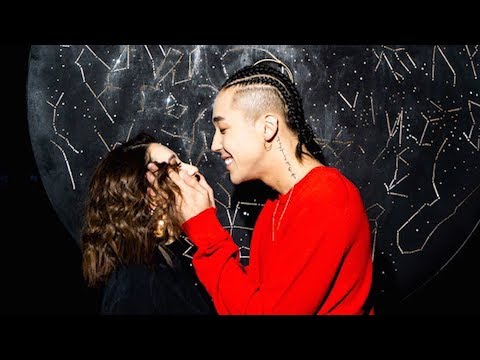 Видео: Әлеуметтік желіде AZ мен Әсияның бірге түскен суреті тарап кетті.